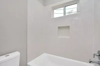2903 Sherwood Green Lane, Houston, TX 77092 - Photo 14