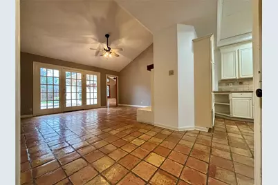 116 Bougainvillea Street, Lake Jackson, TX 77566 - Photo 4