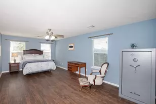 349 Lake Line Dr, Alvin, TX 77511 - Photo 18