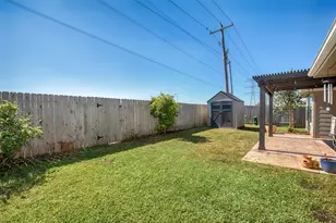 349 Lake Line Dr, Alvin, TX 77511 - Photo 32