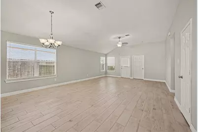 18806 S Wimbledon Drive, Katy, TX 77449 - Photo 4