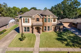 15811 Crestbrook Dr, Houston, TX 77059 - Photo 2