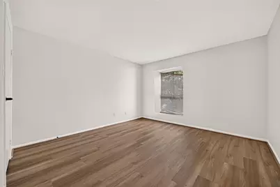 3015 Walnut Bend Lane Lane #31, Houston, TX 77042 - Photo 14