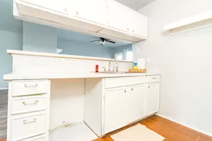 418 Garland Dr, Lake Jackson, TX 77566 - Photo 8