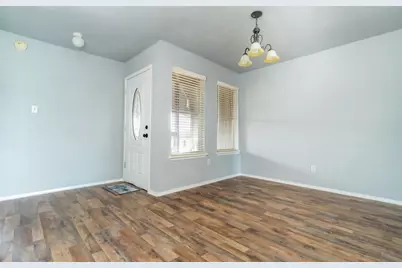 418 Garland Drive #206, Lake Jackson, TX 77566 - Photo 2