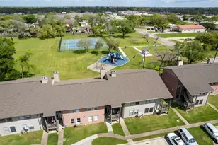 418 Garland Dr, Lake Jackson, TX 77566 - Photo 16