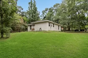 1040 Monroe St, Crockett, TX 75835 - Photo 4