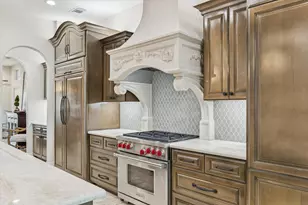 529 Southport Ln, Kemah, TX 77565 - Photo 14