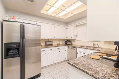 1404 Walnut Bend Lane #23, Houston, TX 77042 - Photo 6