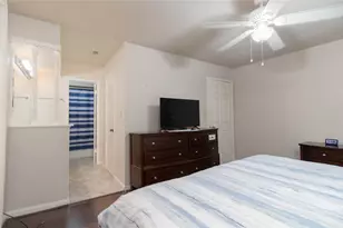 1404 Walnut Bend Ln, Houston, TX 77042 - Photo 12