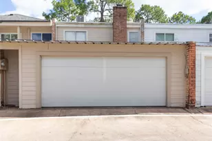 1404 Walnut Bend Ln, Houston, TX 77042 - Photo 20