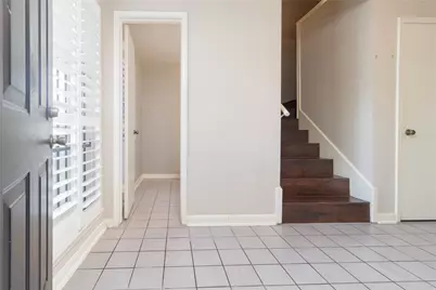 1404 Walnut Bend Lane #23, Houston, TX 77042 - Photo 4