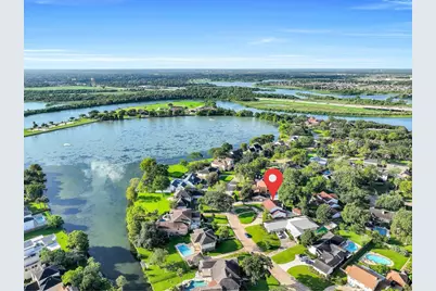 18626 Point Lookout Drive, Nassau Bay, TX 77058 - Photo 2