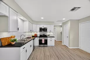 13822 Northlake Dr, Houston, TX 77049 - Photo 8