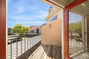 10855 Meadowglen Ln, Houston, TX 77042 - Photo 10