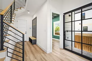 306 E 40th St, Houston, TX 77018 - Photo 2