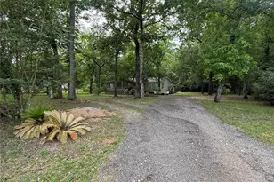 4440 Grand Oaks Dr, Willis, TX 77378 - Photo 2