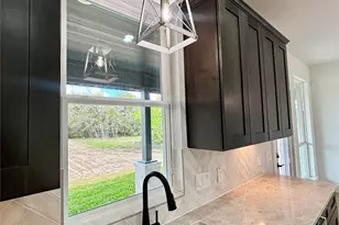 45 Center Tree Dr, Palacios, TX 77465 - Photo 8