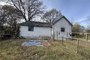 514 E 5th St, Bonham, TX 75418 - Photo 2