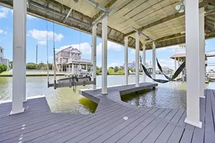 13619 Windlass Cir, Galveston, TX 77554 - Photo 42