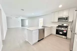 3019 Mallorca Dr, Conroe, TX 77301 - Photo 2