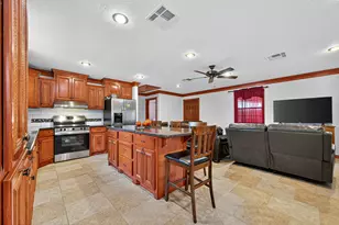 403 White St, Madisonville, TX 77864 - Photo 10