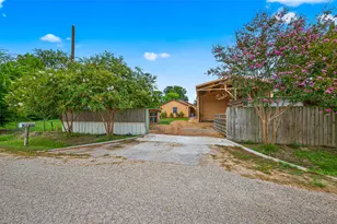 403 White St, Madisonville, TX 77864 - Photo 36