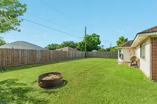 1164 Thomas Dr, Angleton, TX 77515 - Photo 24