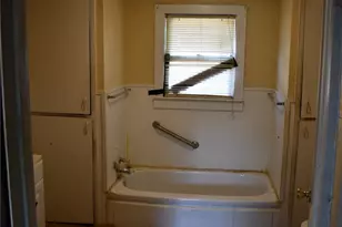 805 Caldwell St, Lexington, TX 78947 - Photo 28