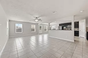 11747 Red Hummingbird Dr, Houston, TX 77047 - Photo 4