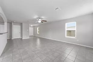 11747 Red Hummingbird Dr, Houston, TX 77047 - Photo 6