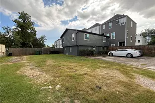 1105 Mansfield St, Houston, TX 77091 - Photo 2