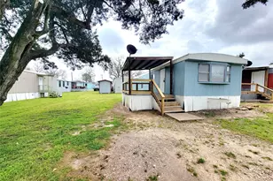 312 Paddock Rd, Willis, TX 77378 - Photo 2