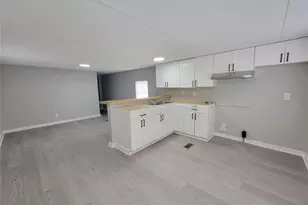 312 Paddock Rd, Willis, TX 77378 - Photo 4