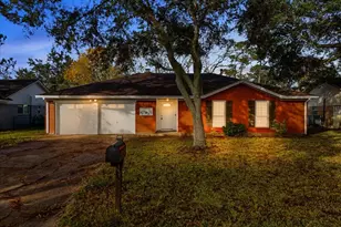 1506 Parkway Dr, Alvin, TX 77511 - Photo 1