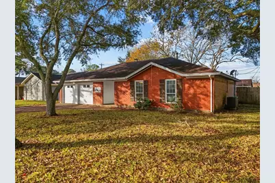 1506 Parkway Drive, Alvin, TX 77511 - Photo 4