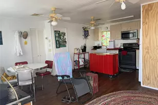 111 Dorsett Rd, Palacios, TX 77465 - Photo 2