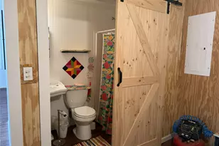 111 Dorsett Rd, Palacios, TX 77465 - Photo 12