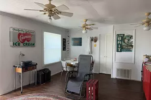 111 Dorsett Rd, Palacios, TX 77465 - Photo 6