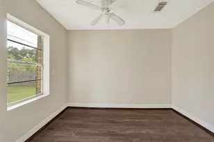 7526 Bywood St, Houston, TX 77028 - Photo 10