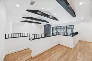 10 S Briar Hollow Ln, Houston, TX 77027 - Photo 24