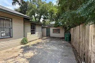 1709 Hussion St, Houston, TX 77003 - Photo 6