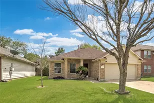 5334 Cinnamon Lake Dr Dr, Baytown, TX 77521 - Photo 1