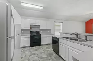 5334 Cinnamon Lake Dr Dr, Baytown, TX 77521 - Photo 6