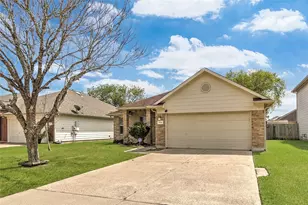 5334 Cinnamon Lake Dr Dr, Baytown, TX 77521 - Photo 2