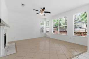 66 Hidden Meadow Dr, The Woodlands, TX 77382 - Photo 10