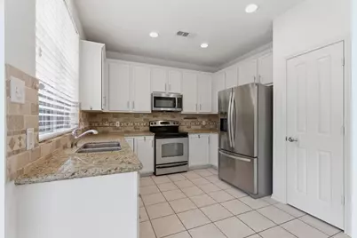 66 Hidden Meadow Drive, The Woodlands, TX 77382 - Photo 14