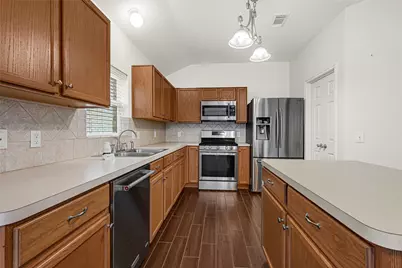 18314 Valiant Brook Court, Humble, TX 77346 - Photo 12