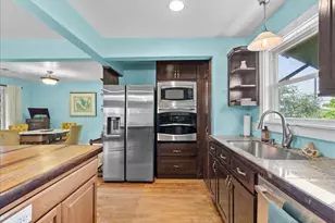 939 17th Street St, Dickinson, TX 77539 - Photo 8