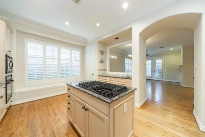 6318 Elm Court, Bellaire, TX 77401 - Photo 10